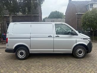 Volkswagen Transporter 2.0 TDI L1H1 28 Bulli picture 9