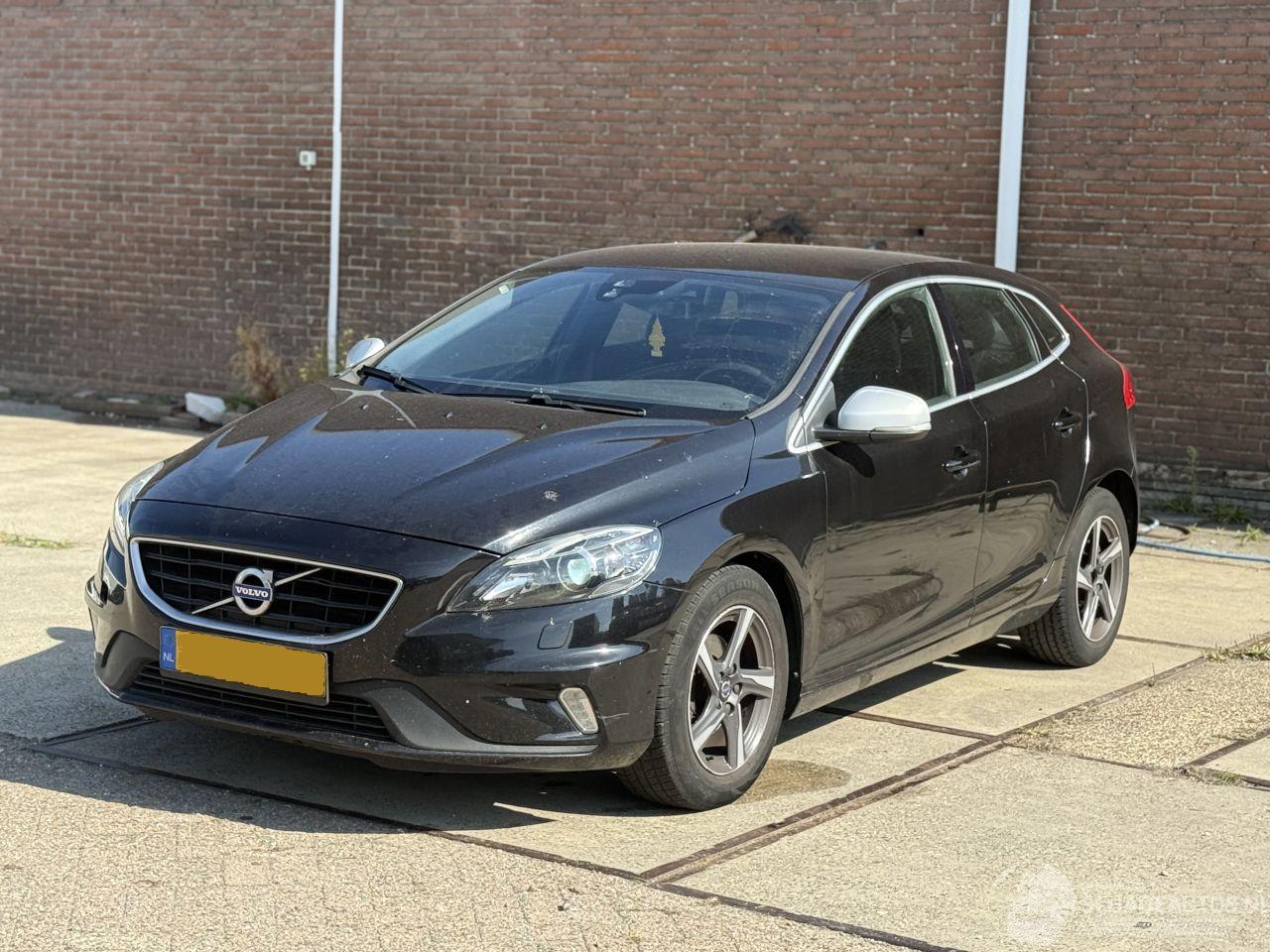 Volvo V-40 2.0 D2 R DESIGN NAP