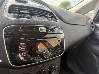 Fiat Punto Evo 0.9 TwinAir Street picture 19