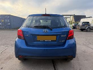 Toyota Yaris 1.5 Hybrid Dynamic Bi-Tone picture 8
