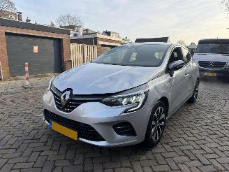 Renault Clio 1.0 TCe  Initiale Paris AUTOMAAT picture 2