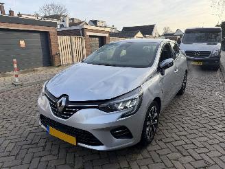 Auto incidentate Renault Clio 1.0 TCe  Initiale Paris AUTOMAAT 2021/1