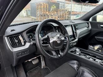 Volvo Xc-60 2.0 T8 R DESIGN AWD picture 25