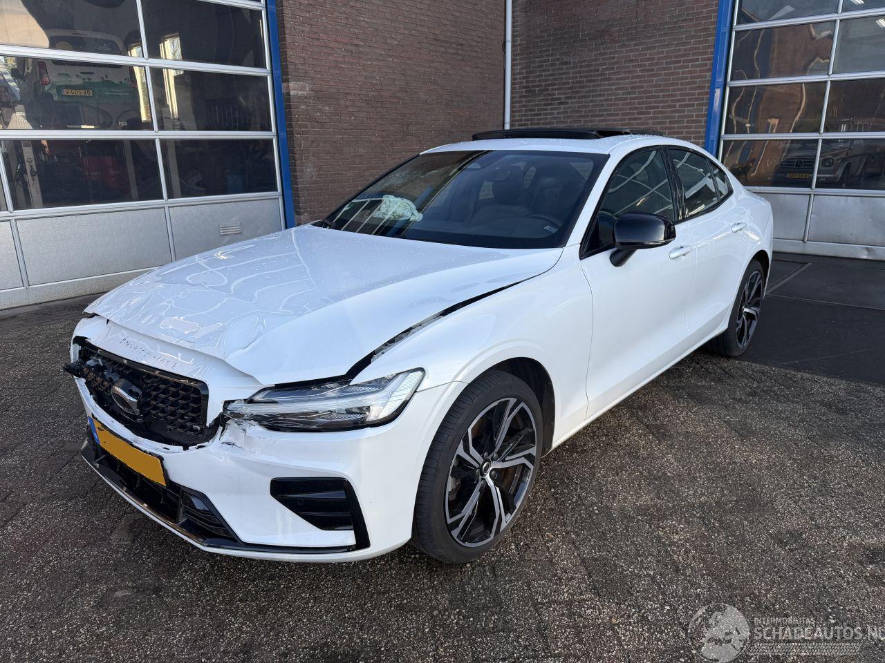 Volvo S-60 2.0 B4 Dark Edition R NAP!!