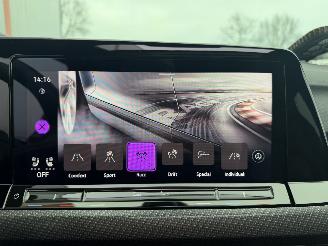 Volkswagen Golf 2.0 TSI R 4Motion picture 32