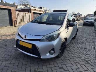skadebil auto Toyota Yaris 1.5 Hybrid AUTOMAAT 2014/1