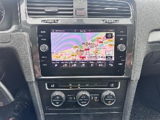 Volkswagen Golf 1.0 TSI picture 10