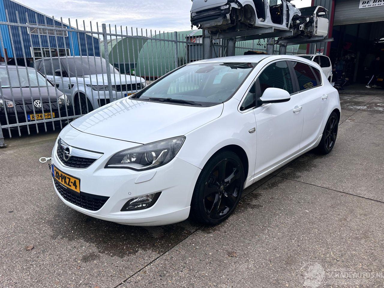 Opel Astra 1.4 TURBO SPORT
