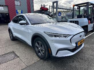 Ford Mustang Mach-e EXTENDED RWD 98 KWH / PANO picture 3