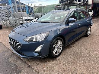 Vaurioauto  passenger cars Ford Focus 1.0 ECOBOOST 125PK 2020/7