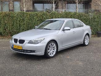 krockskadad bil auto BMW 5-serie 520i AUTOMAAT / LEER / NIEUWSTAAT 2010/4