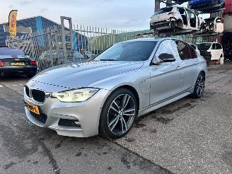 skadebil auto BMW 3-serie 330e CENTENNIAL HIGH EXECUTIVE 2016/12