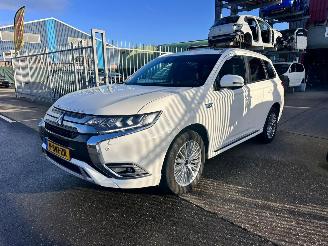  Mitsubishi Outlander 2.4 PHEV S-Edition 2019/6