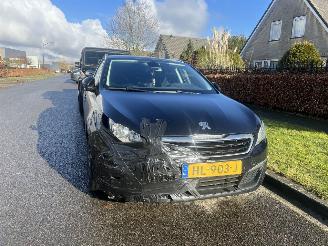 škoda osobní automobily Peugeot 308 1.6 BlueHDI Blue Lease Executive Pack GLAS DAK 2015/11