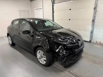 krockskadad bil auto Renault Clio AIRBAG OK 2024/3