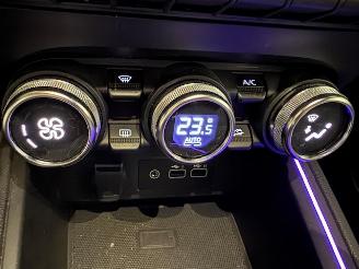 Renault Clio  picture 16