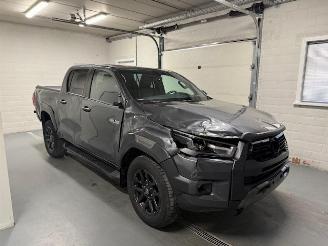 damaged passenger cars Toyota Hilux AUTOMATIC 360° CAMERA 2025/8