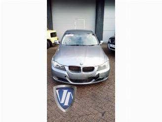 Coche siniestrado BMW 3-serie 3 serie (E90), Sedan, 2005 / 2011 320d 16V 2011/9