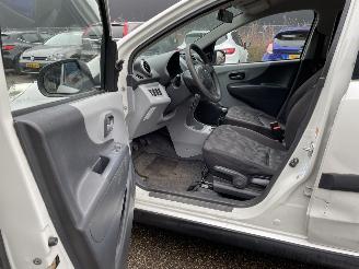 Suzuki Alto 1.0 5drs picture 8