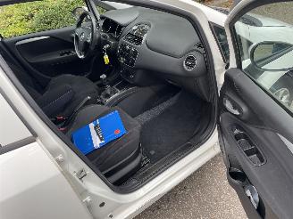 Fiat Punto Evo 5DRS 73 KW picture 8