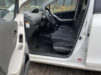 Toyota Yaris 1.3 5drs 74kw Clima picture 9