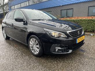 Unfallwagen Peugeot 308 1.2 96kw 2018/5