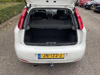 Fiat Punto Evo 5drs 73kw picture 9