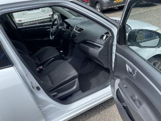 Suzuki Swift 1.2 5drs clima picture 10