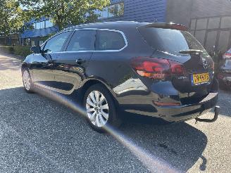 Vaurioauto  passenger cars Opel Astra 1.4 Cosmo 2011/10