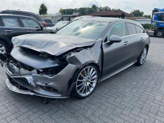 Schadeauto Mercedes Cla-klasse 180d Shooting Brake AMG Panorama 2020/6