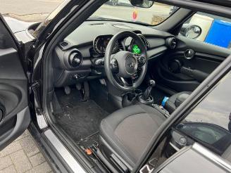 Mini One 75KW Essential Trim Navi picture 16