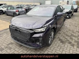 Damaged car Audi Q4 e-tron 45 e-tron 195KW Quattro ADVANCED 2024/4