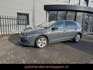 Vaurioauto  passenger cars Volkswagen Golf VIII 2.0 SCR TDi Life Business Premium DSG 2024/8