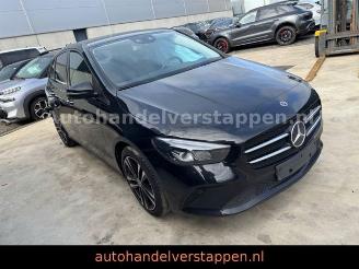 Vaurioauto  passenger cars Mercedes B-klasse  2021/5