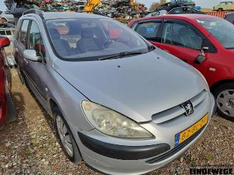 Vrakbiler auto Peugeot 307 307 Break (3E), Combi, 2002 / 2009 2.0 HDi 110 FAP 2004/2