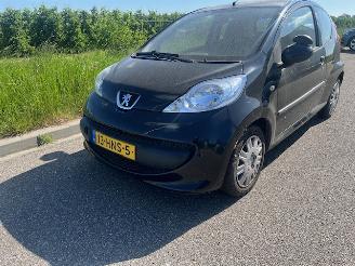 damaged passenger cars Peugeot 107  2009/1