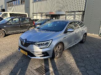 Vaurioauto  passenger cars Renault Mégane 1.3 TCe Intens 2022/2