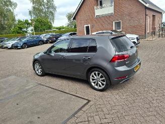 krockskadad bil auto Volkswagen Golf 1.5 tsi 110kw automaat navi 2019/12