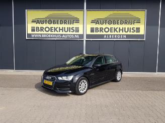 Vaurioauto  passenger cars Audi A3 Sportback 1.6 TDI ultra Attraction Pro Line 2015/5