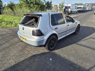 Vrakbiler auto Volkswagen Golf 1.6 (AKL) 1999/6