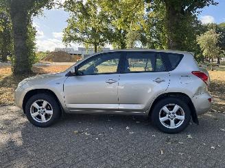 Toyota Rav-4  picture 2