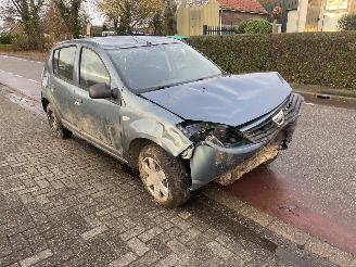 Purkuautot passenger cars Dacia Sandero 1.2-16V 2011/3