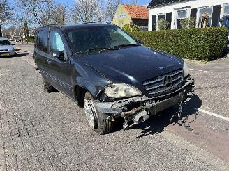 Mercedes ML 400 4.0 CDi V8-32V picture 1