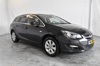 Damaged car Opel Astra SPORTS TOURER 2015/12