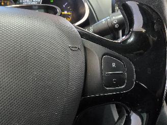 Renault Clio 0.9 TCe Expression picture 27