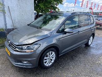 uszkodzony samochody osobowe Volkswagen Touran 1.2tsi clima/navi/pdc v+a 2017/3