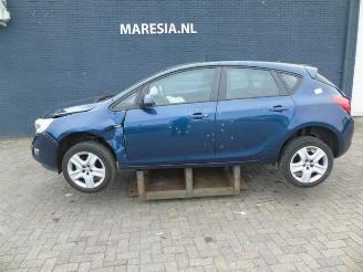 Uttjänta bilar auto Opel Astra Astra J (PC6/PD6/PE6/PF6), Hatchback 5-drs, 2009 / 2015 1.6 16V Ecotec 2011/11