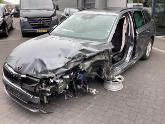 Démontage voiture Skoda Octavia Octavia Combi (NXAC), Combi 5-drs, 2019 1.0 TSI e-TEC 12V 2024/5