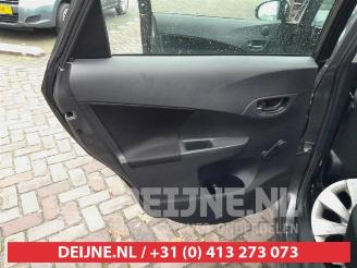 Toyota Verso S Verso S, MPV, 2010 / 2016 1.33 16V Dual VVT-I picture 12