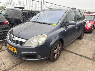 damaged passenger cars Opel Zafira  2007/1